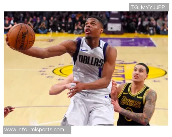 内史密斯早期艰难挣扎却不放弃绿军生涯终获成功与回报