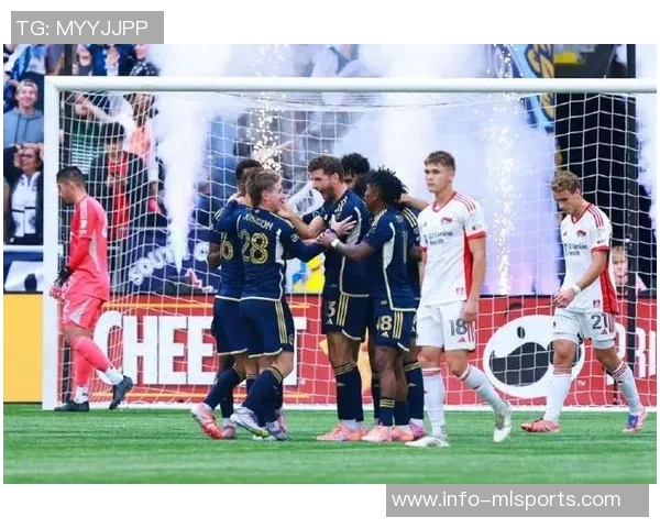 穆勒分享全队合照激励士气美职联总决赛倒计时五天