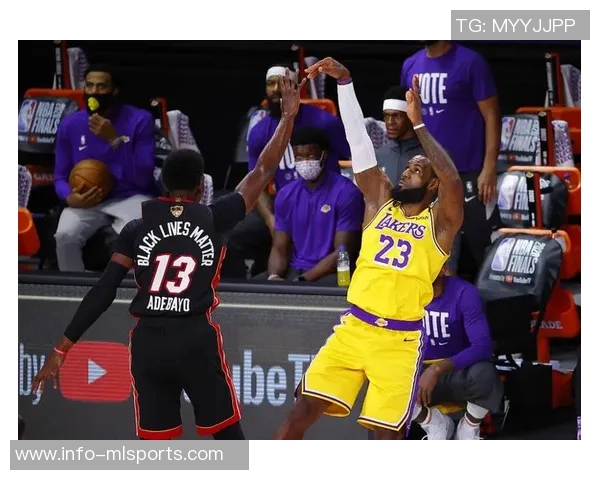 杨毅分析老詹在热火的权威地位斯波需看其脸色莱利则不以此为然 杨毅分析老詹在热火的权威地位斯波需看其脸色莱利则不以此为然